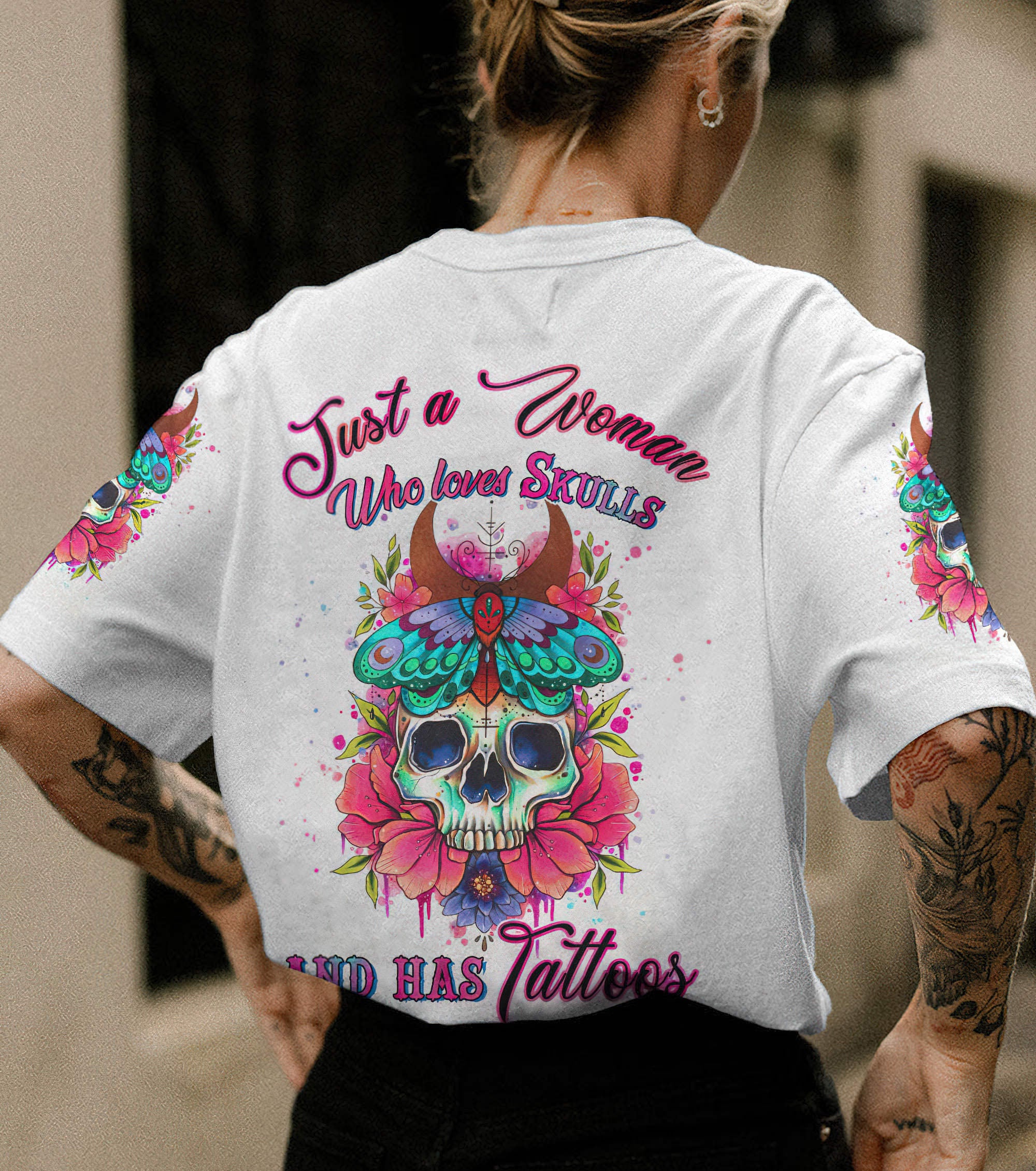 just-a-woman-who-loves-skulls-and-has-tattoos-all-over-print-1-t-shirt