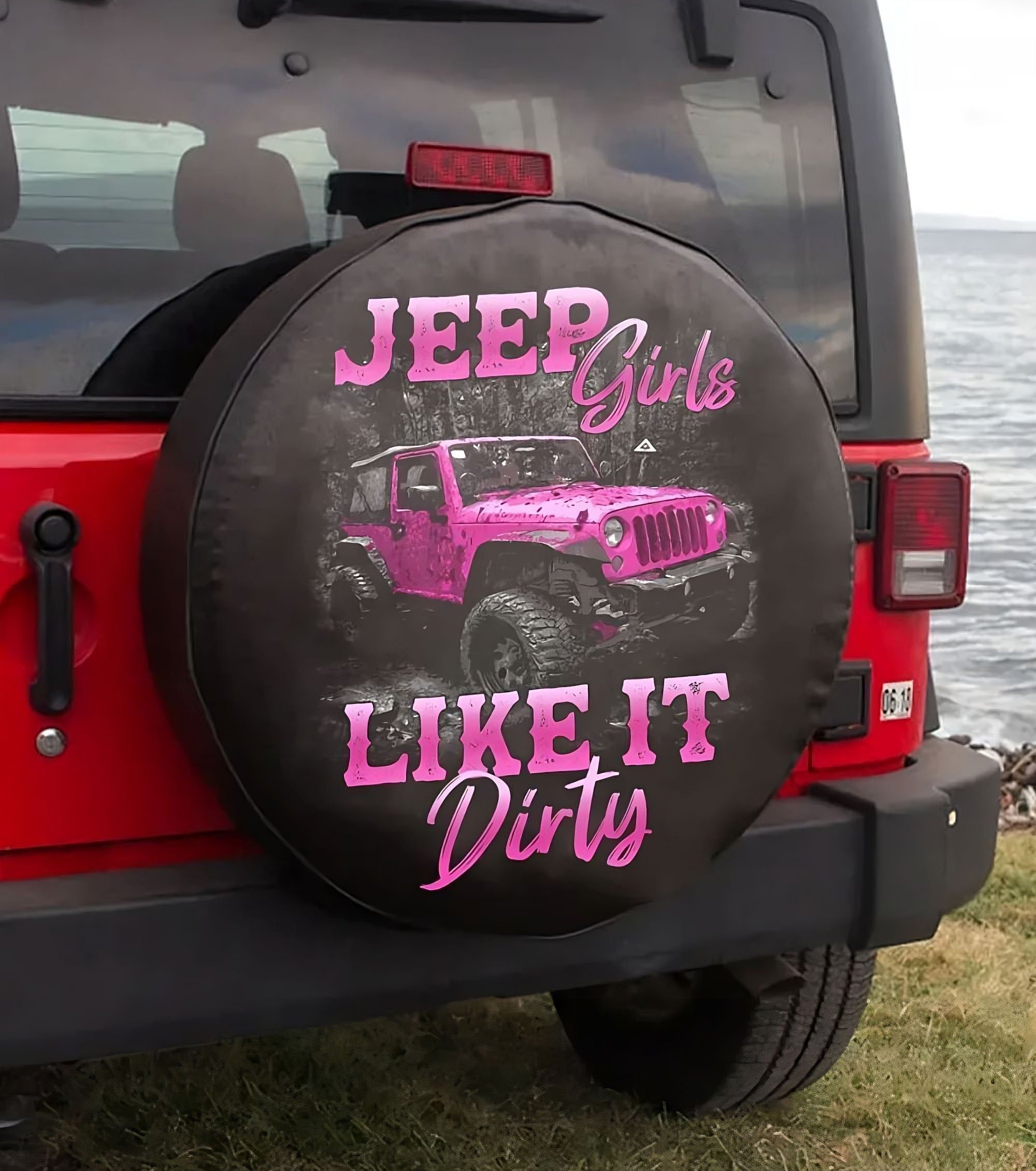 jeep-girls-like-it-dirty-pink-automotive-spare-tire-cover