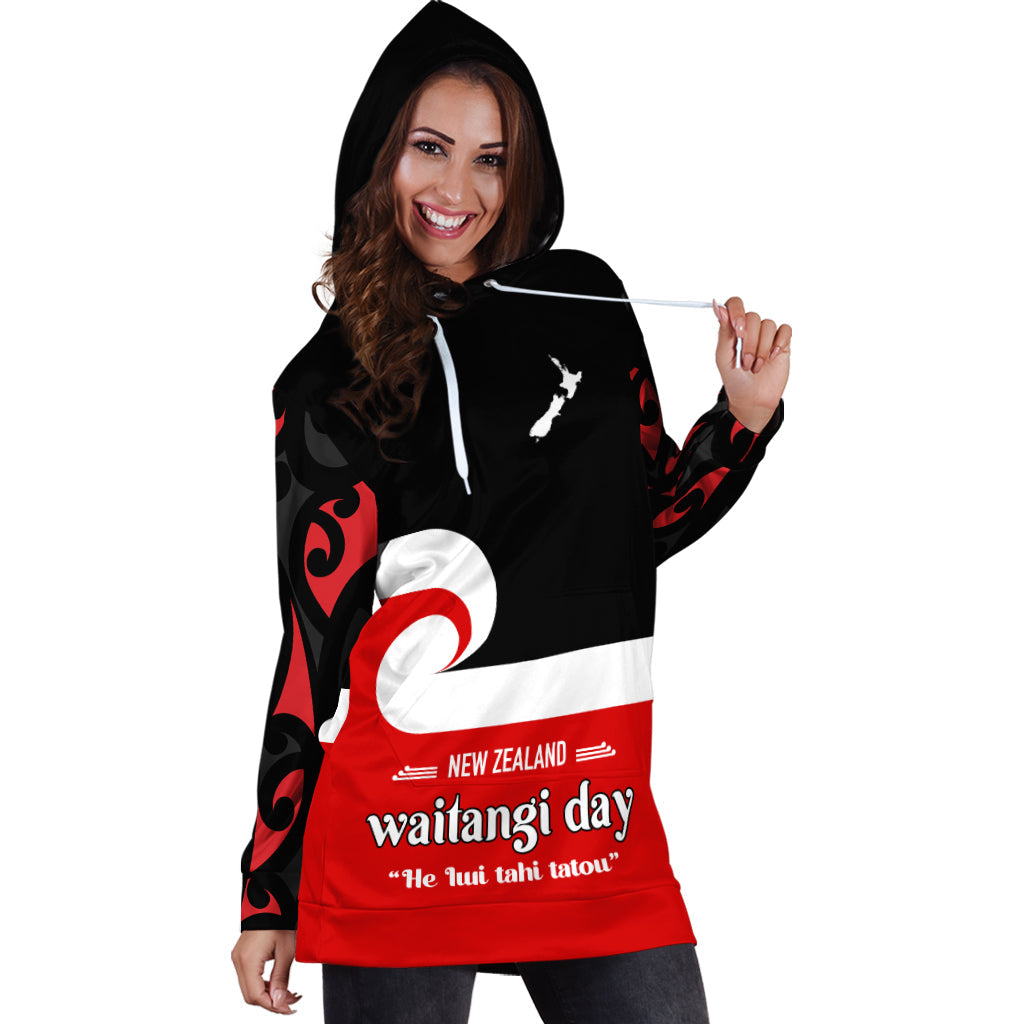 custom-personalised-waitangi-day-hoodie-dress-maori-fern-and-tino-rangatiratanga-flag-lt13