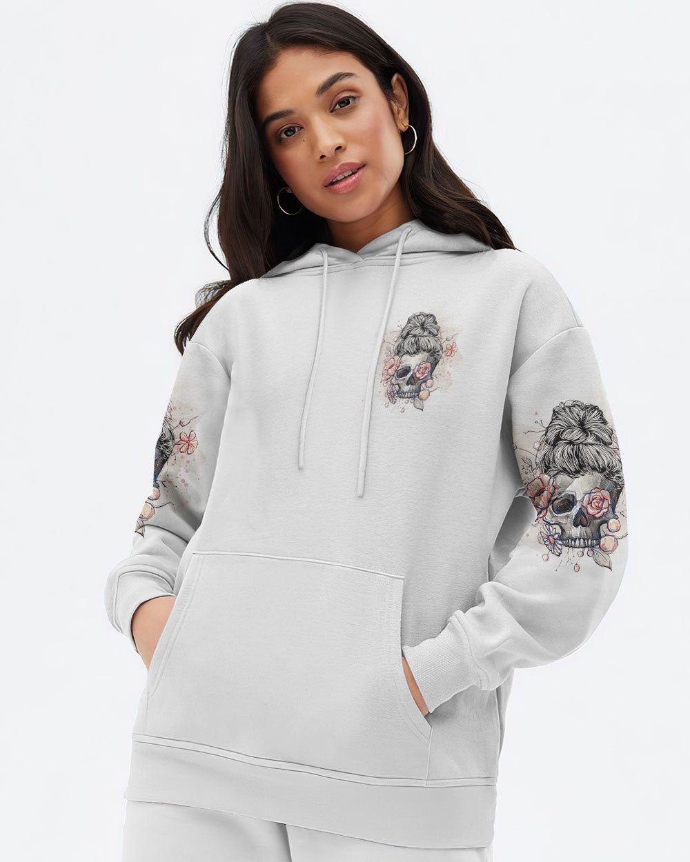 im-the-type-of-girl-who-will-punch-you-in-the-face-womens-skull-hoodie