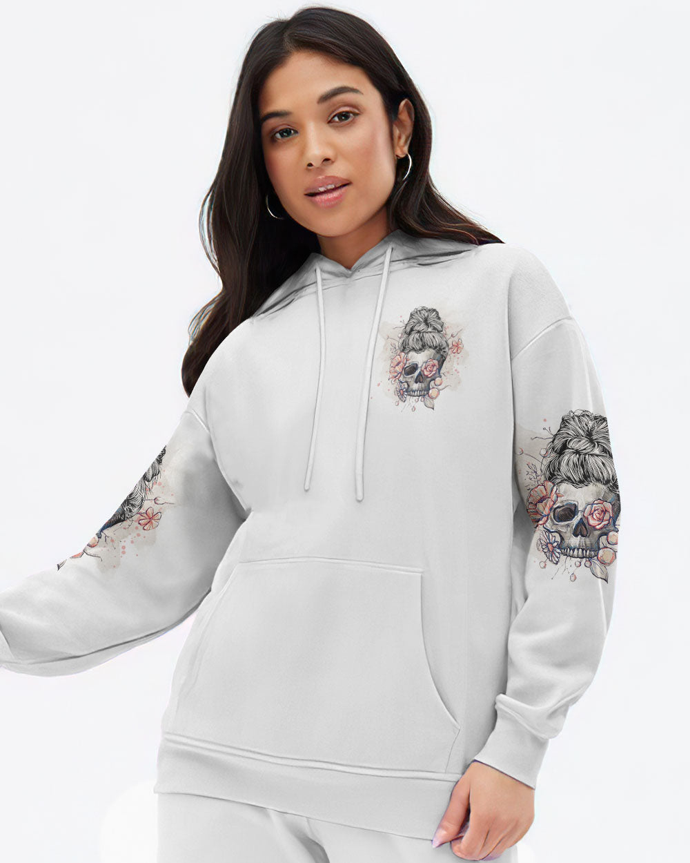 im-the-type-of-girl-who-will-punch-you-in-the-face-womens-skull-hoodie