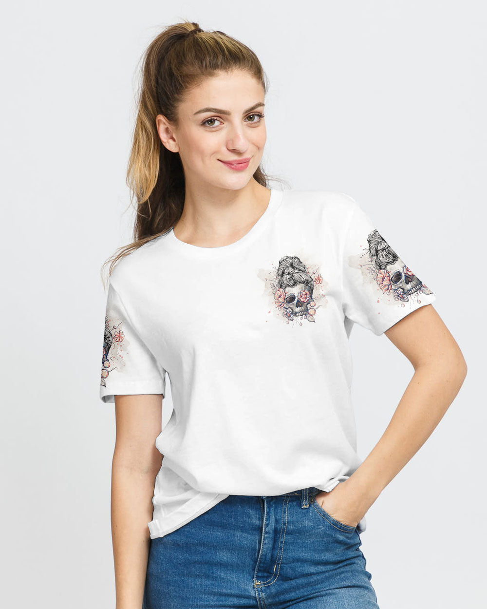 im-the-type-of-girl-who-will-punch-you-in-the-face-womens-skull-t-shirt