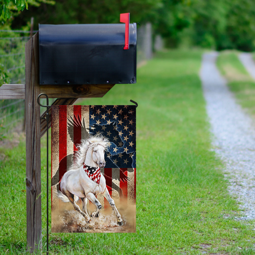 american-horse-future-patriotic-garden-flag